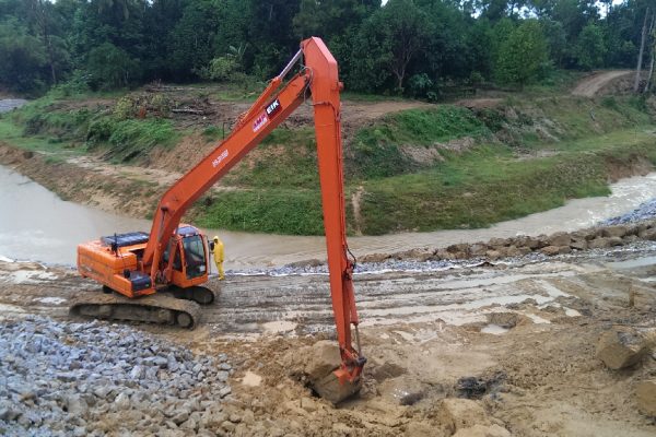 Long Reach Excavator Doosan DX200